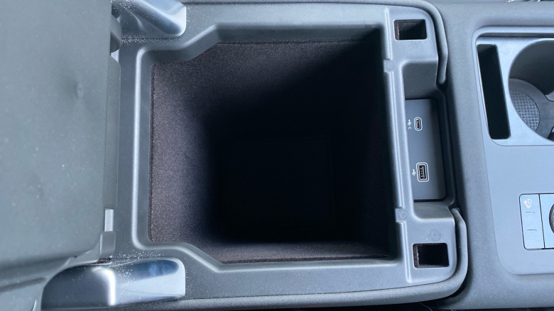 Land Rover Discovery Diesel 3.0 D300 R-Dynamic SE Commercial Auto